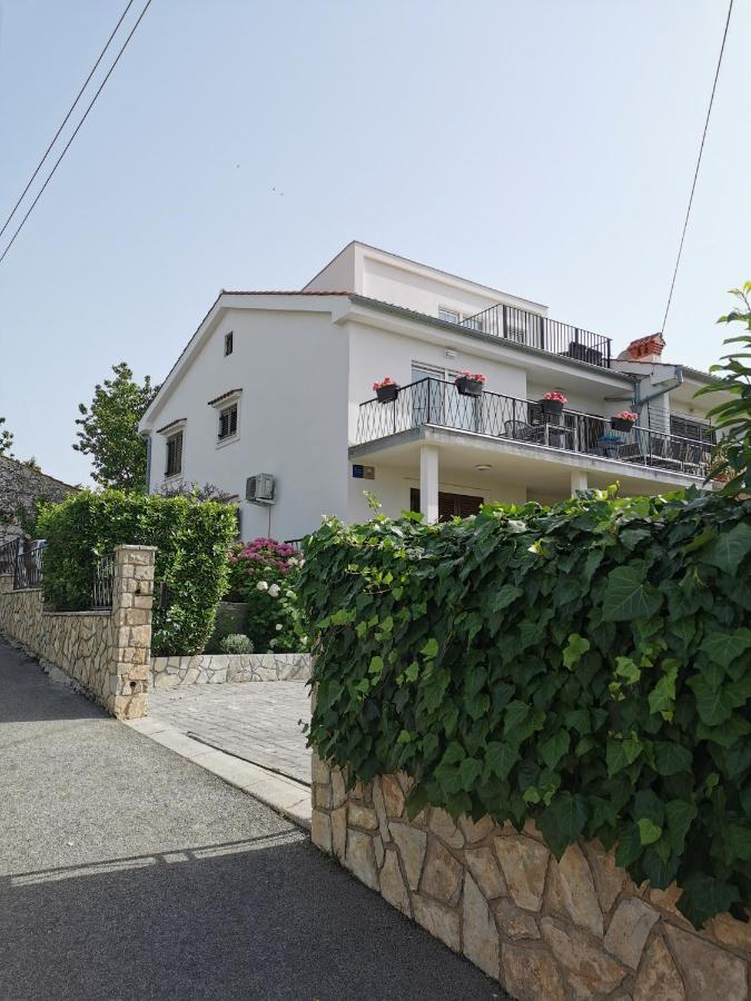 Apartment Sara Нивице Экстерьер фото